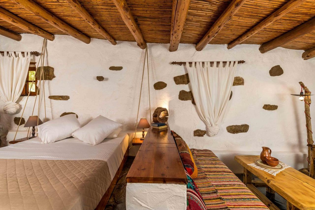 Natura Cottages Makrýgialos Eksteriør billede