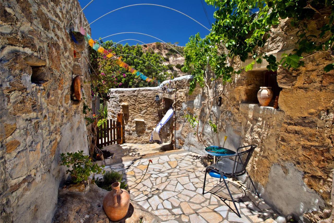 Natura Cottages Makrýgialos Eksteriør billede