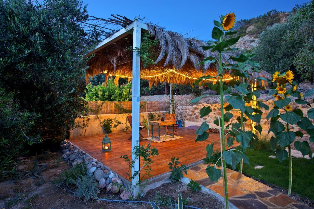 Natura Cottages Makrýgialos Eksteriør billede