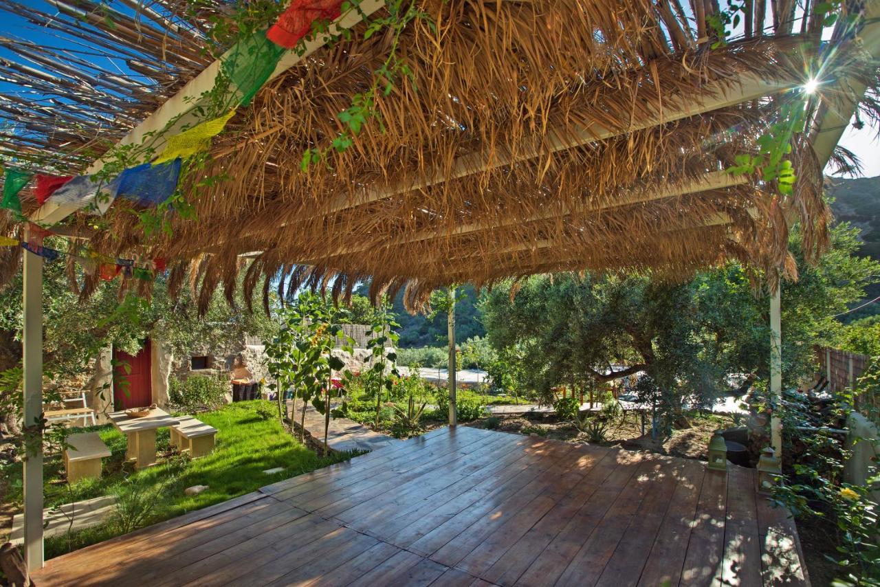 Natura Cottages Makrýgialos Eksteriør billede