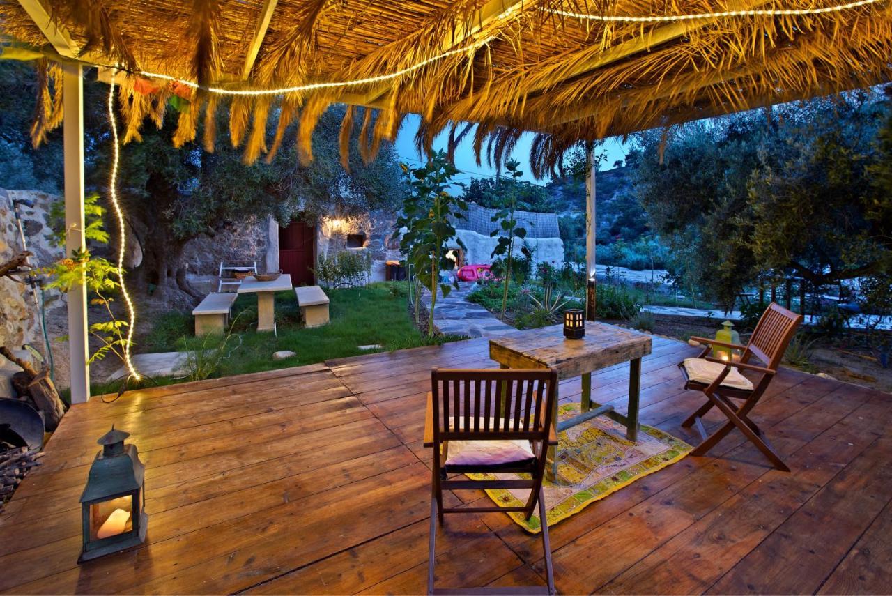 Natura Cottages Makrýgialos Eksteriør billede