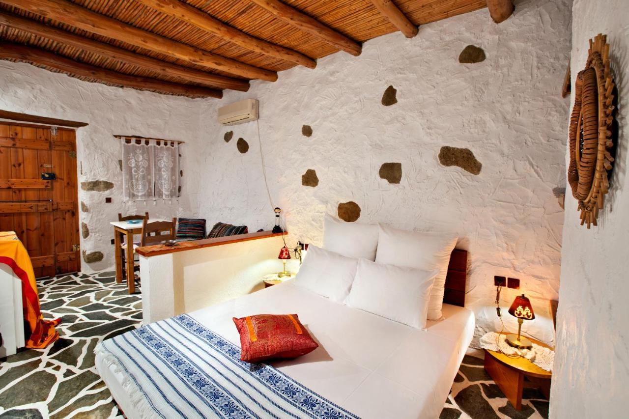 Natura Cottages Makrýgialos Eksteriør billede